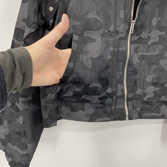 Sun Kim Crop Jacket size Small Black Camo pattern Artsy Snap Details Full Zip - Picture 8 of 11